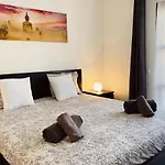Будинок відпочинку Sunshine House *