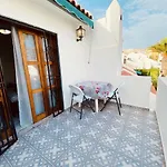 Sunshine House Будинок відпочинку *