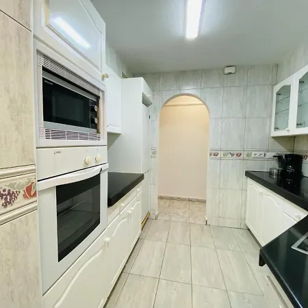 Semesterbostad Sunshine House *