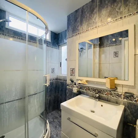 Sunshine House Semesterbostad *